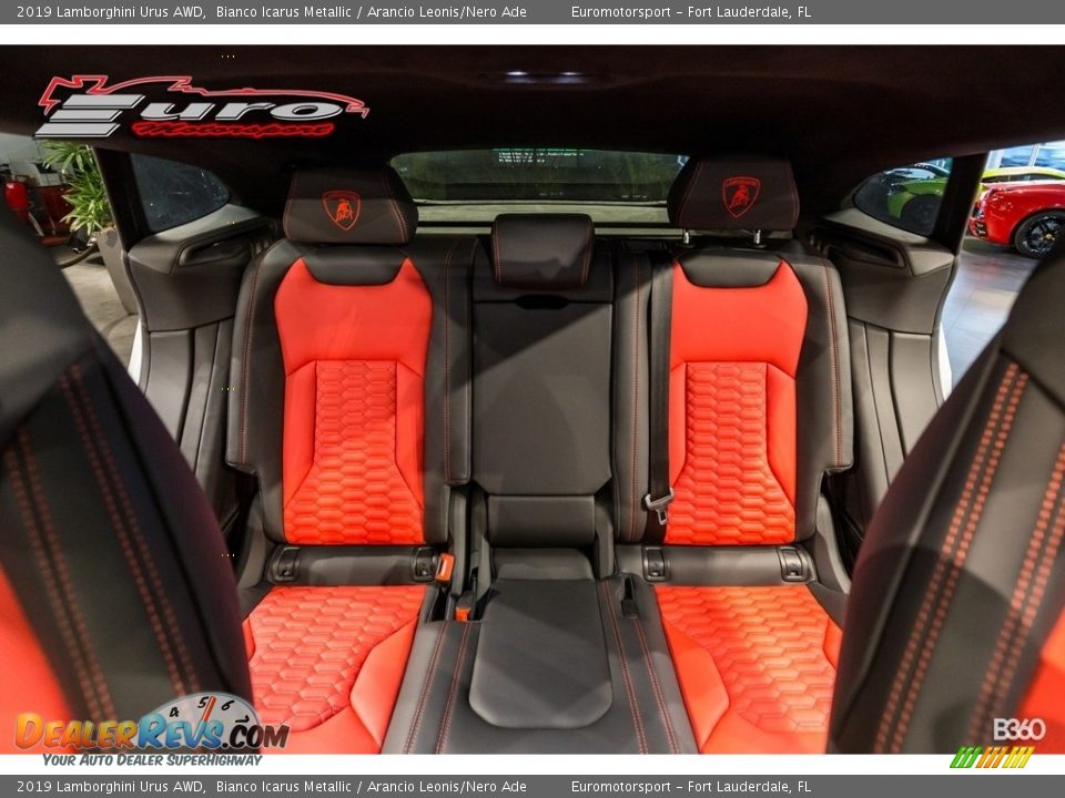 Rear Seat of 2019 Lamborghini Urus AWD Photo #5