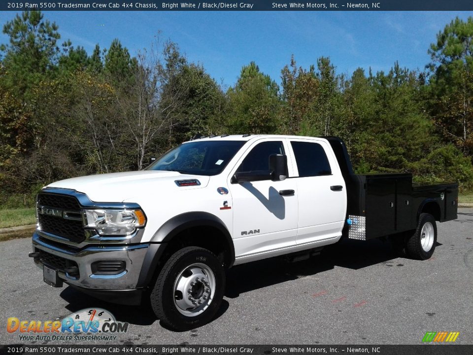 2019 Ram 5500 Tradesman Crew Cab 4x4 Chassis Bright White / Black/Diesel Gray Photo #2