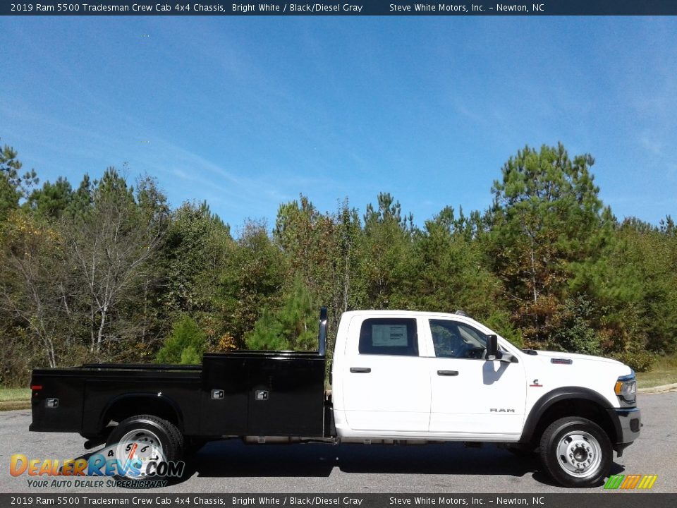 2019 Ram 5500 Tradesman Crew Cab 4x4 Chassis Bright White / Black/Diesel Gray Photo #5