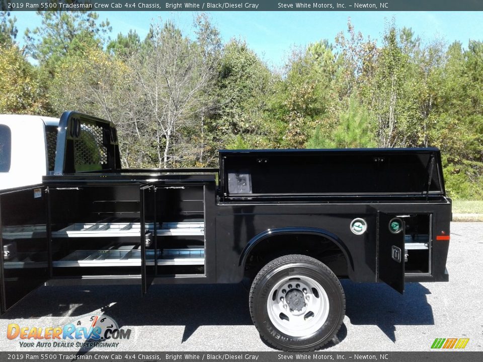 2019 Ram 5500 Tradesman Crew Cab 4x4 Chassis Bright White / Black/Diesel Gray Photo #23