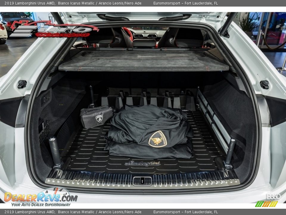 2019 Lamborghini Urus AWD Trunk Photo #35