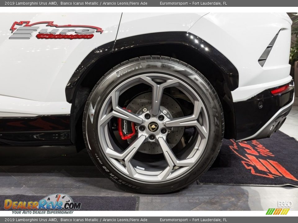 2019 Lamborghini Urus AWD Wheel Photo #49