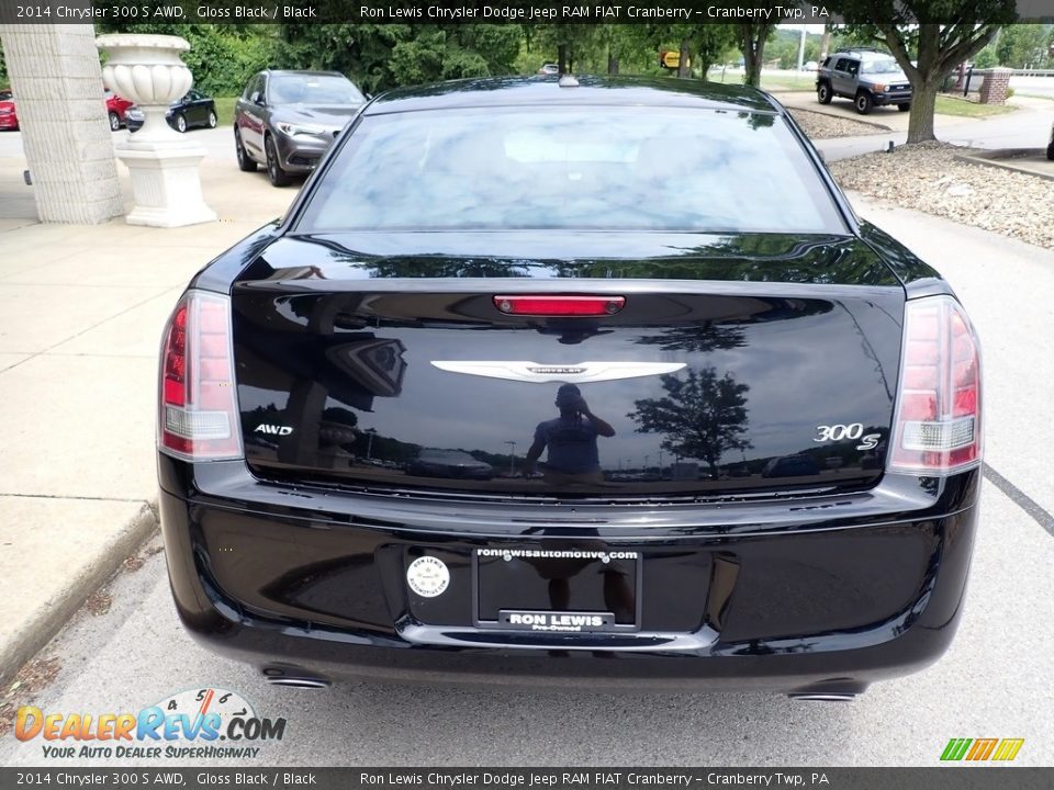 2014 Chrysler 300 S AWD Gloss Black / Black Photo #8