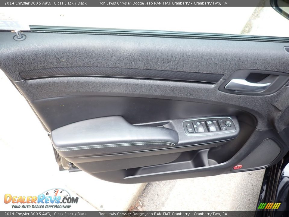 Door Panel of 2014 Chrysler 300 S AWD Photo #14