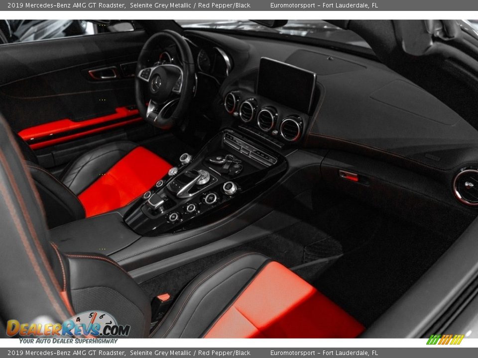 Dashboard of 2019 Mercedes-Benz AMG GT Roadster Photo #20