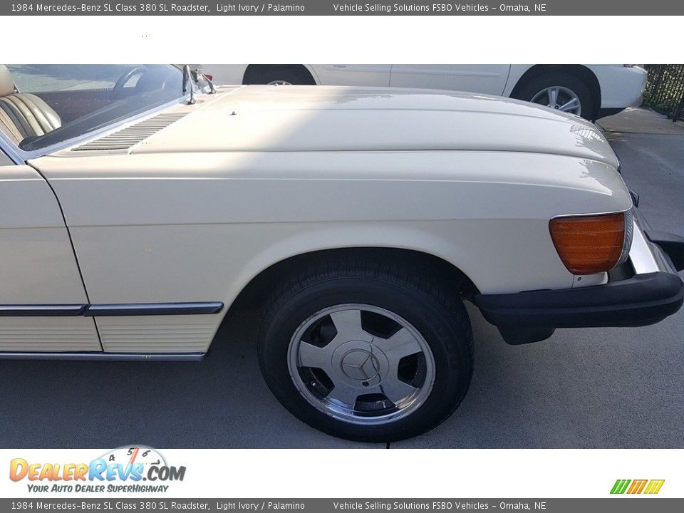 1984 Mercedes-Benz SL Class 380 SL Roadster Light Ivory / Palamino Photo #16