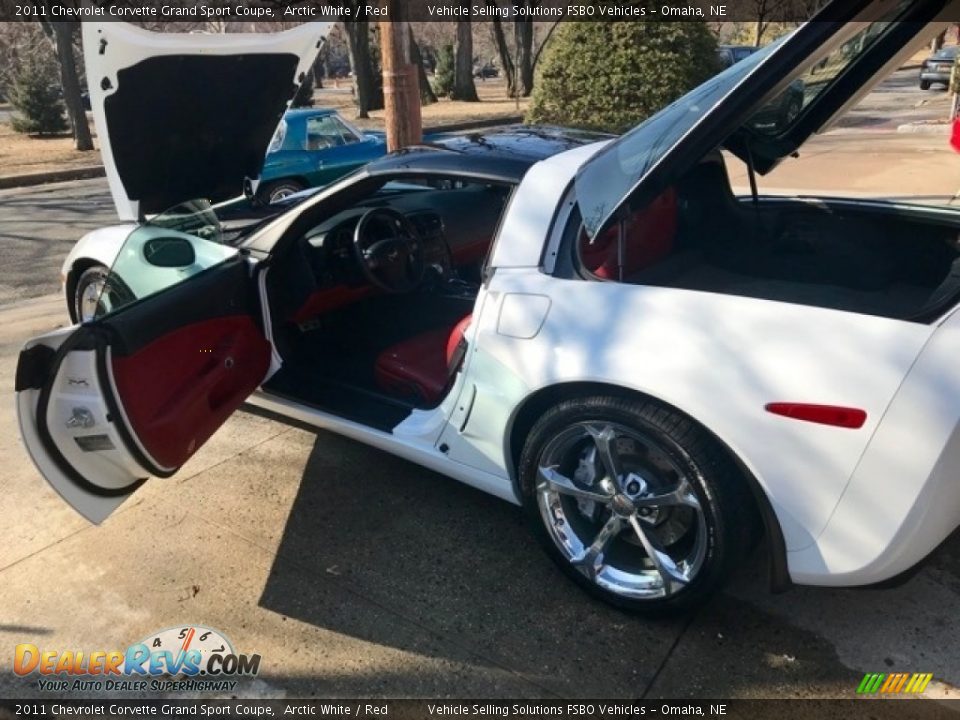 2011 Chevrolet Corvette Grand Sport Coupe Arctic White / Red Photo #3