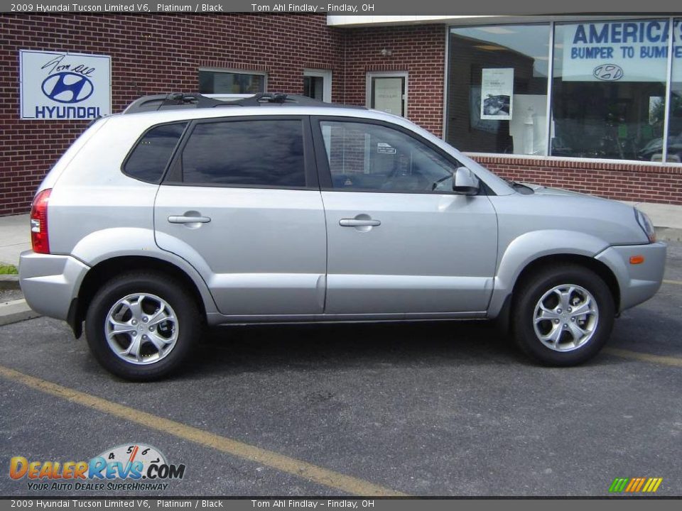2009 Hyundai Tucson Limited V6 Platinum / Black Photo #8