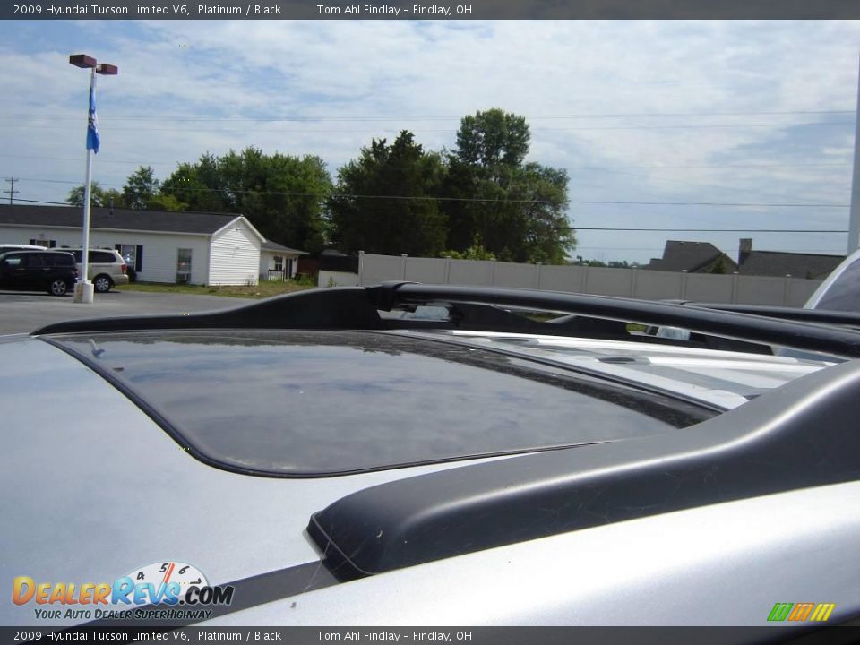 2009 Hyundai Tucson Limited V6 Platinum / Black Photo #17