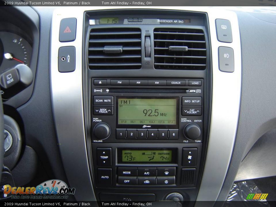2009 Hyundai Tucson Limited V6 Platinum / Black Photo #20