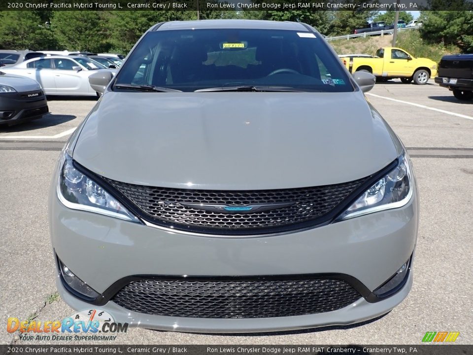 2020 Chrysler Pacifica Hybrid Touring L Ceramic Grey / Black Photo #2