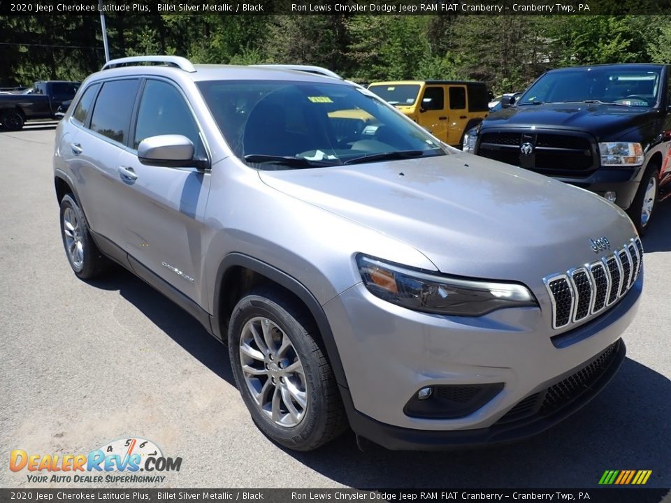 Front 3/4 View of 2020 Jeep Cherokee Latitude Plus Photo #8