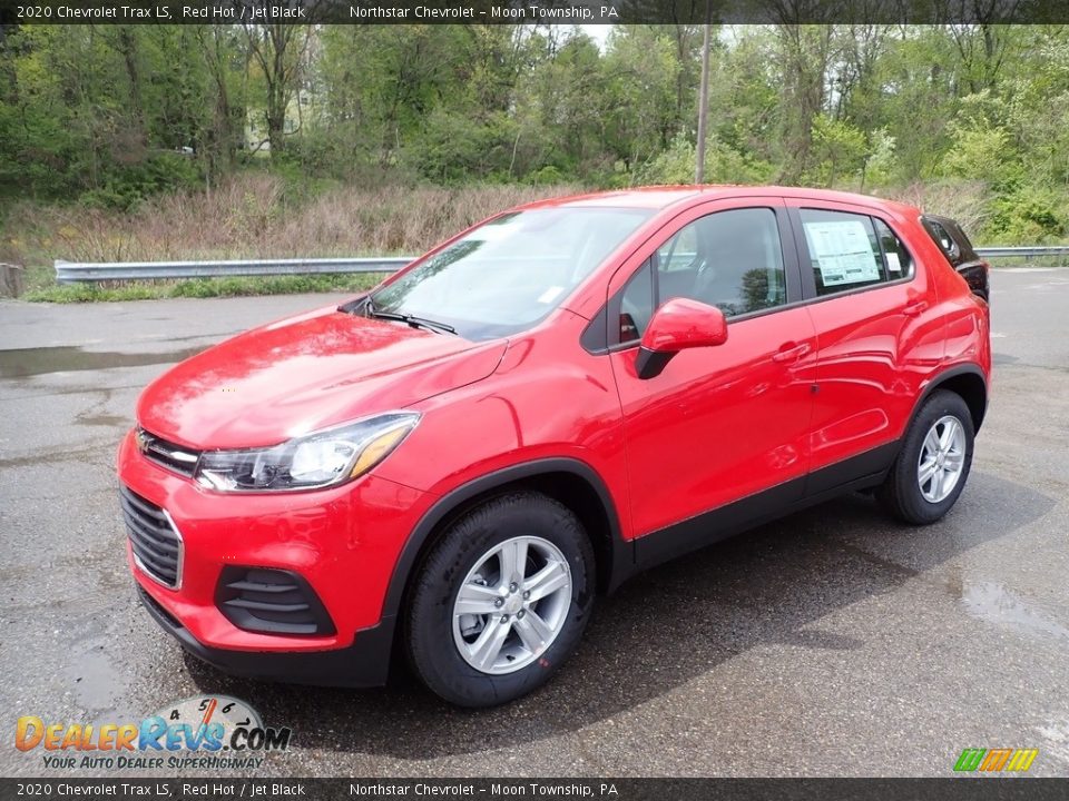 Front 3/4 View of 2020 Chevrolet Trax LS Photo #1