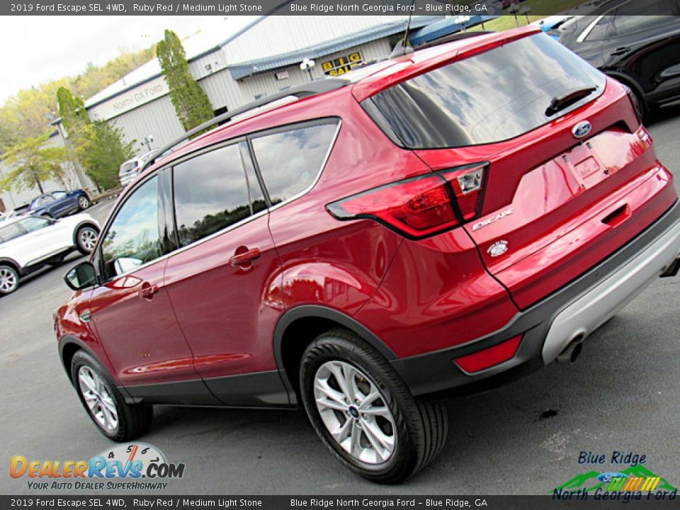 2019 Ford Escape SEL 4WD Ruby Red / Medium Light Stone Photo #33