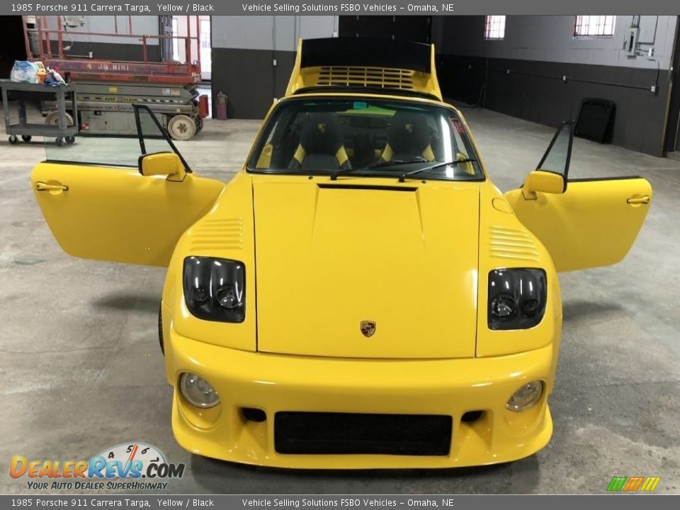 1985 Porsche 911 Carrera Targa Yellow / Black Photo #18