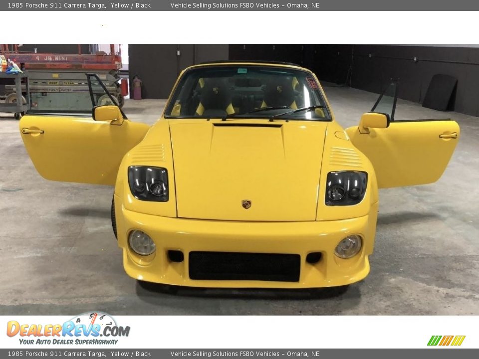 1985 Porsche 911 Carrera Targa Yellow / Black Photo #35