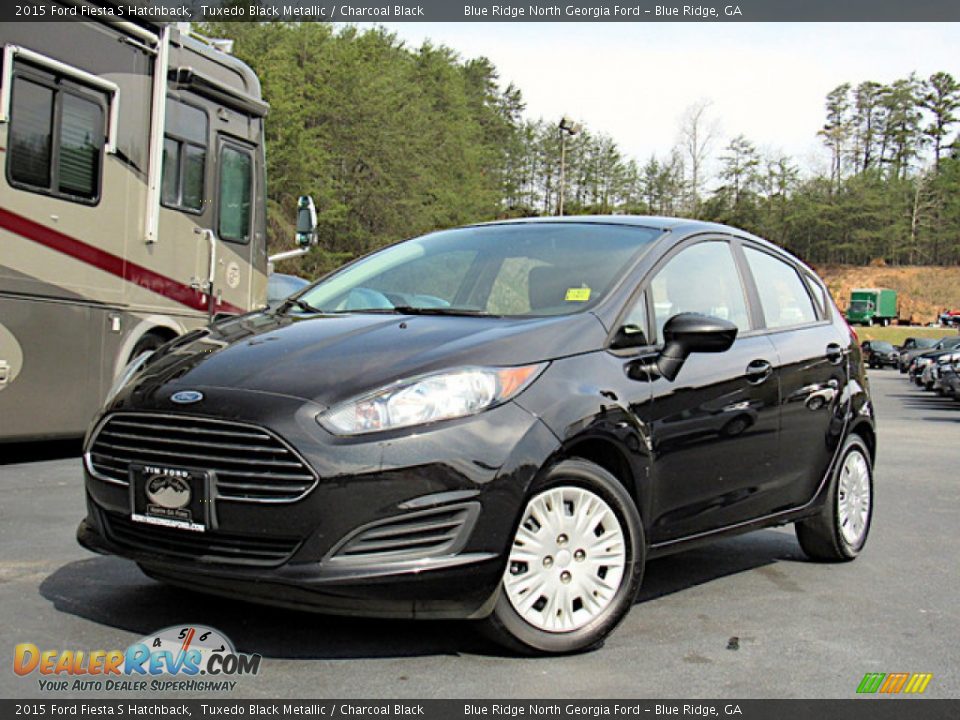 Front 3/4 View of 2015 Ford Fiesta S Hatchback Photo #1