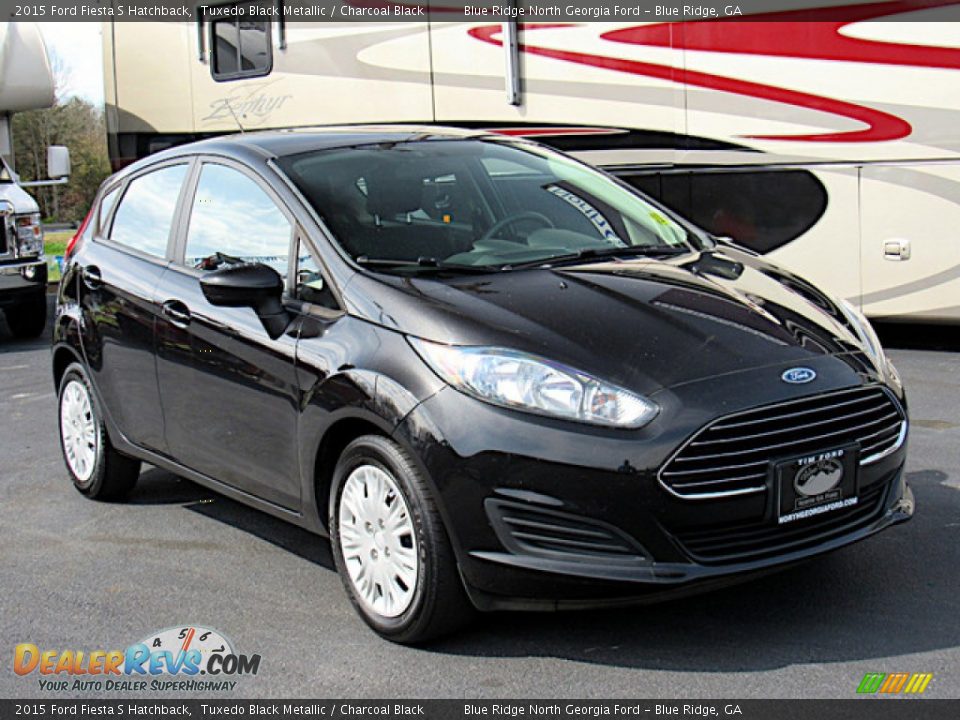 Front 3/4 View of 2015 Ford Fiesta S Hatchback Photo #7