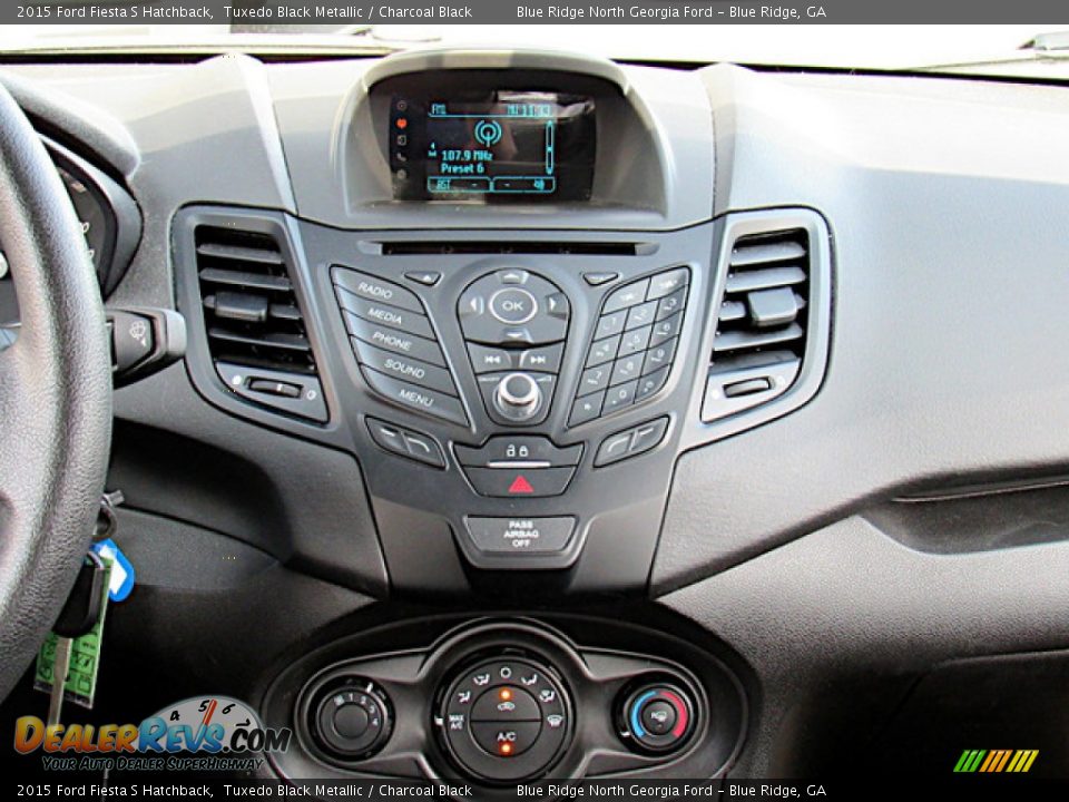 Controls of 2015 Ford Fiesta S Hatchback Photo #18