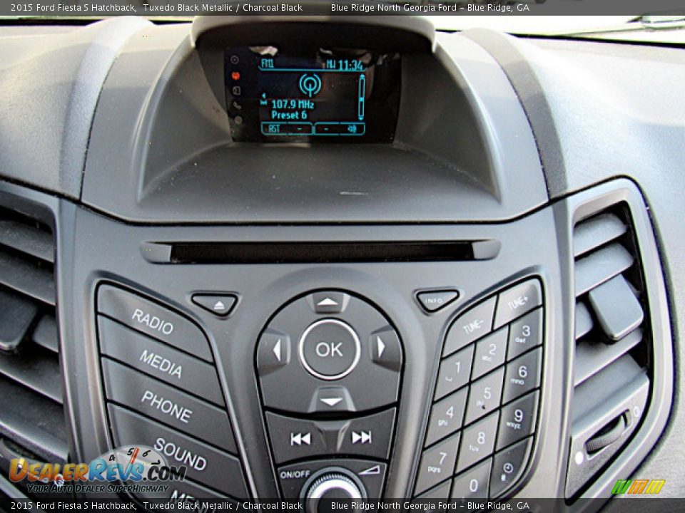 Controls of 2015 Ford Fiesta S Hatchback Photo #20