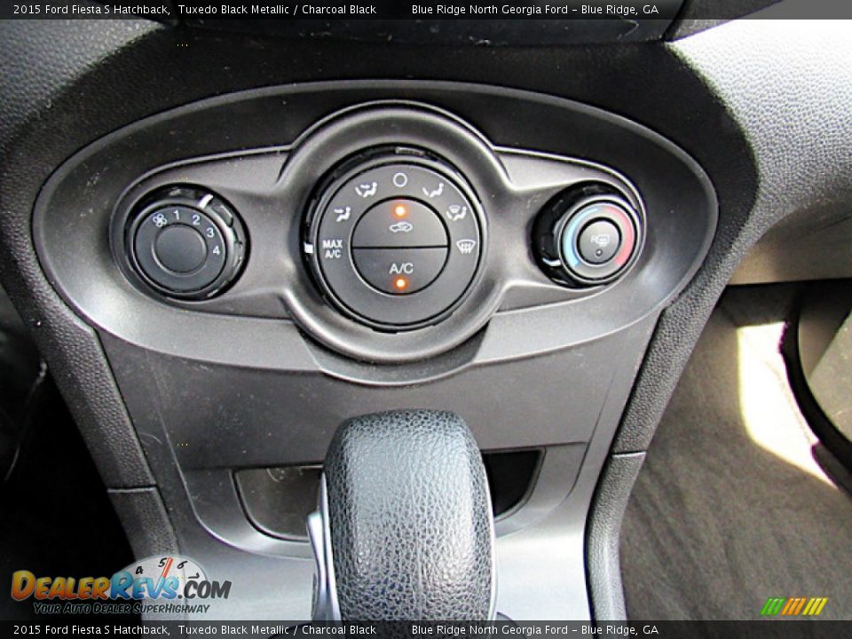 Controls of 2015 Ford Fiesta S Hatchback Photo #21