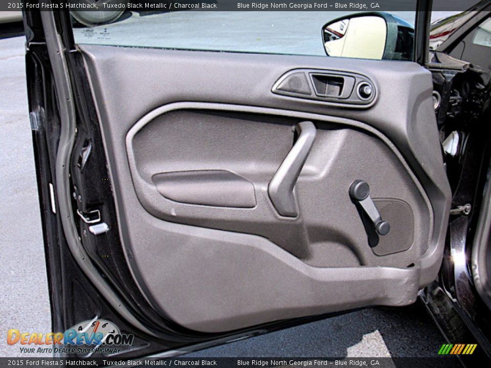 Door Panel of 2015 Ford Fiesta S Hatchback Photo #24