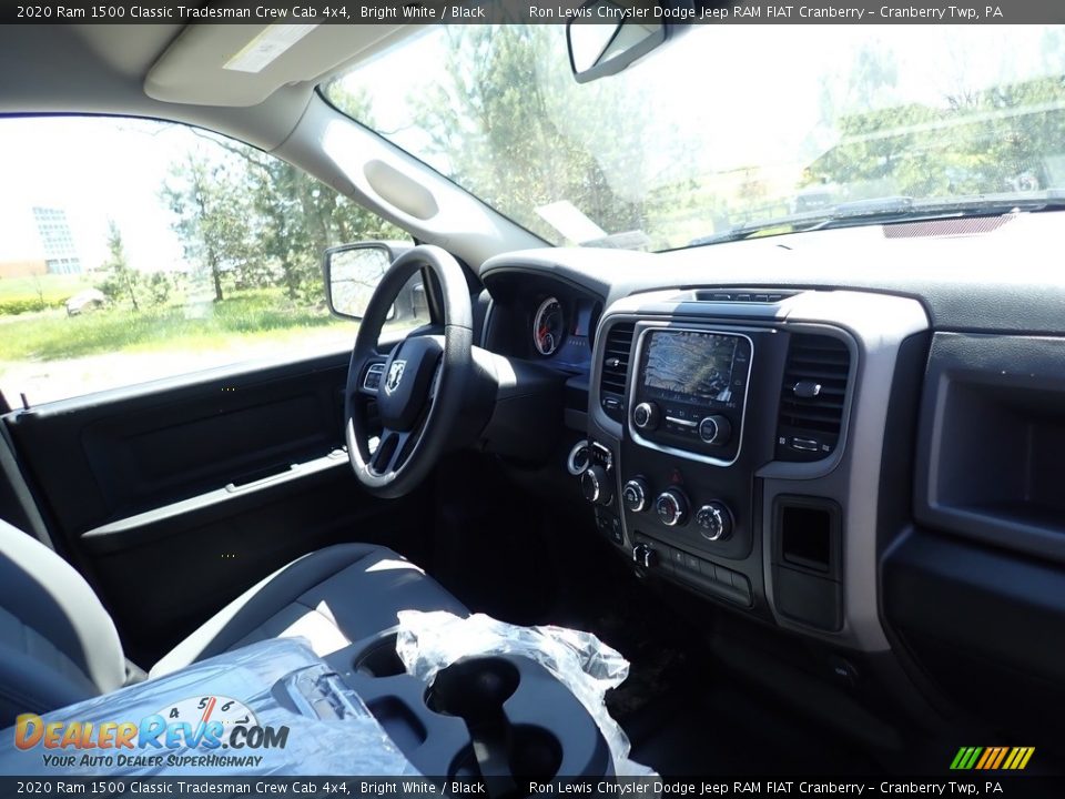 2020 Ram 1500 Classic Tradesman Crew Cab 4x4 Bright White / Black Photo #13