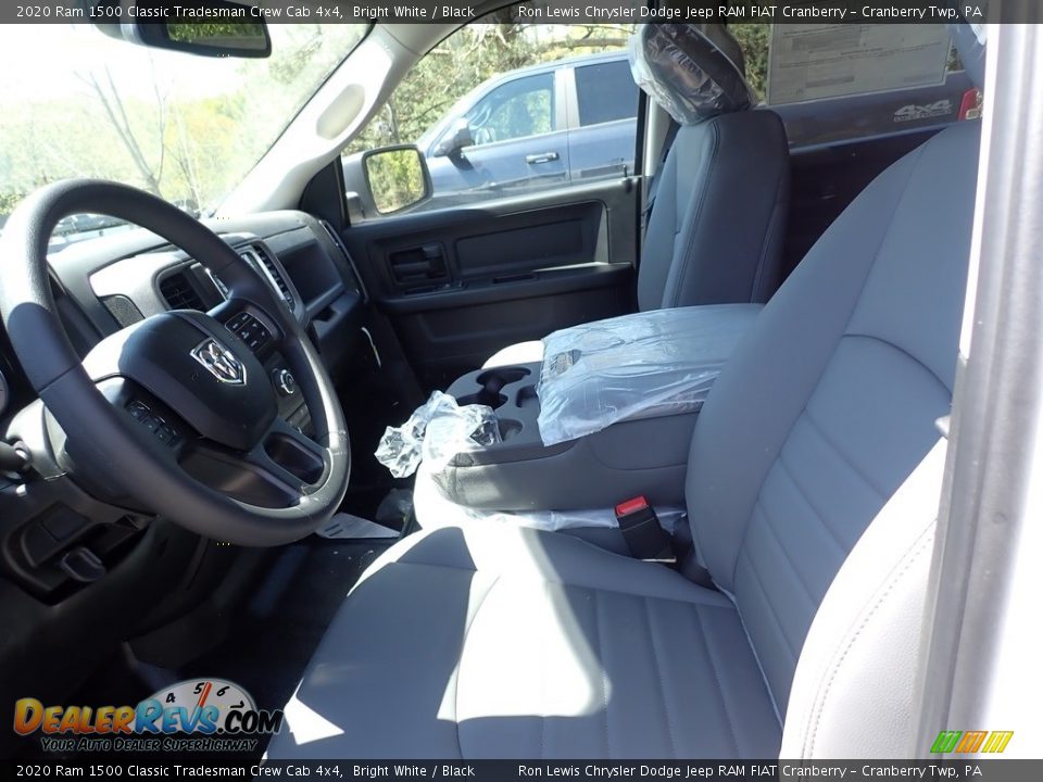 2020 Ram 1500 Classic Tradesman Crew Cab 4x4 Bright White / Black Photo #14