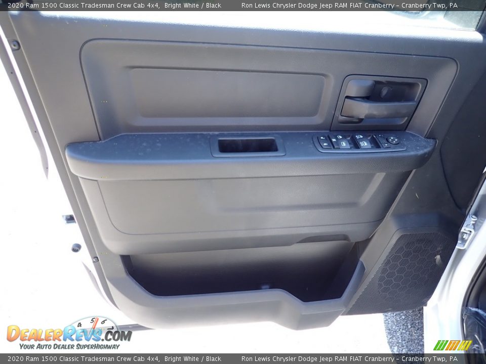 2020 Ram 1500 Classic Tradesman Crew Cab 4x4 Bright White / Black Photo #15