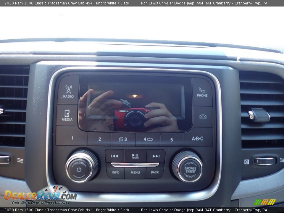 2020 Ram 1500 Classic Tradesman Crew Cab 4x4 Bright White / Black Photo #19
