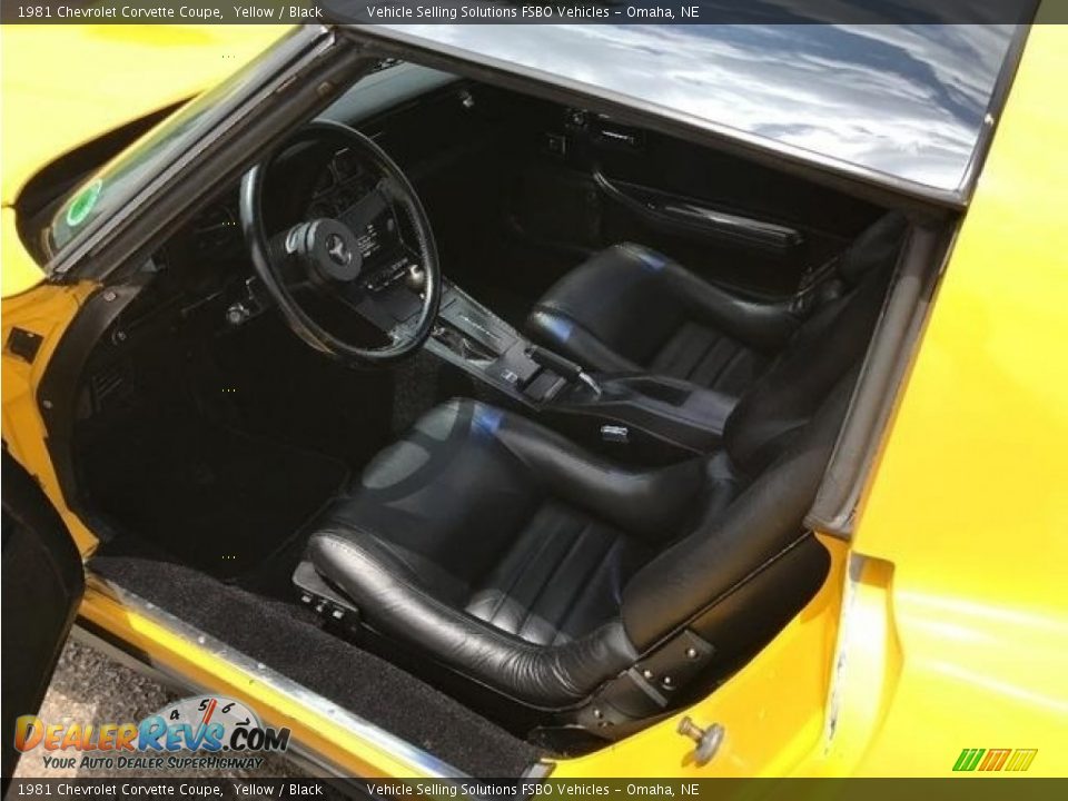 1981 Chevrolet Corvette Coupe Yellow / Black Photo #4