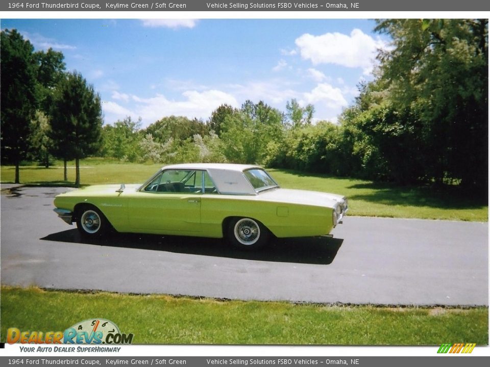 1964 Ford Thunderbird Coupe Keylime Green / Soft Green Photo #2