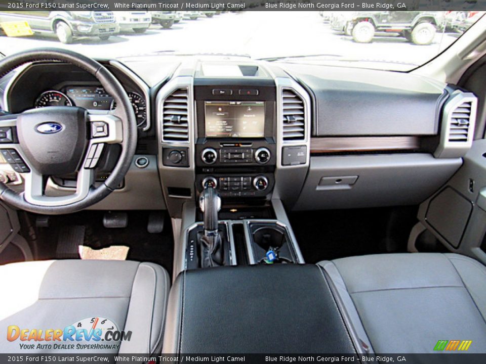 2015 Ford F150 Lariat SuperCrew White Platinum Tricoat / Medium Light Camel Photo #16