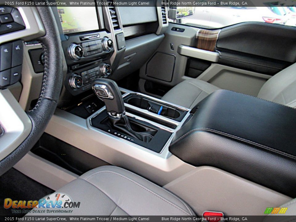 2015 Ford F150 Lariat SuperCrew White Platinum Tricoat / Medium Light Camel Photo #26