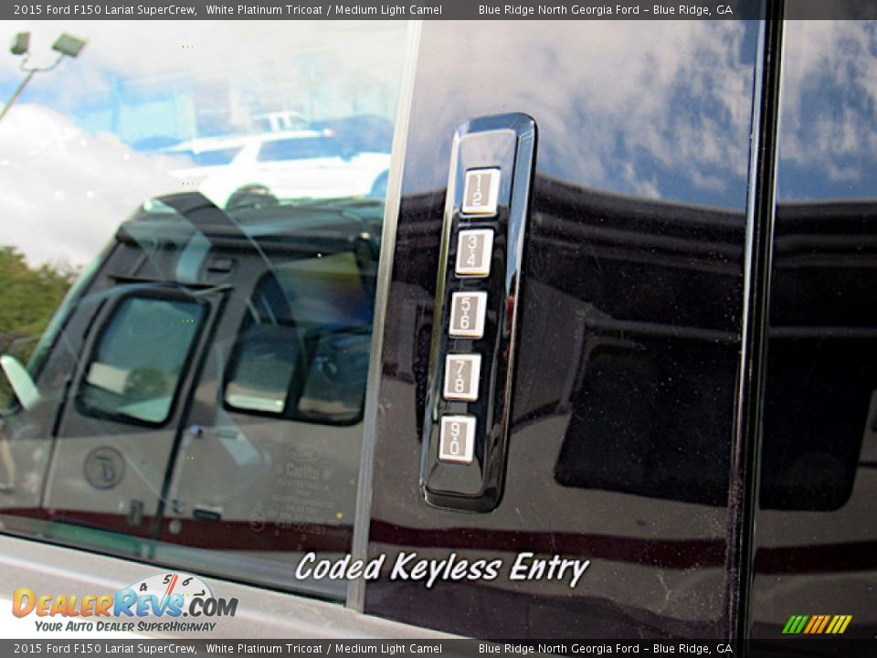 2015 Ford F150 Lariat SuperCrew White Platinum Tricoat / Medium Light Camel Photo #27