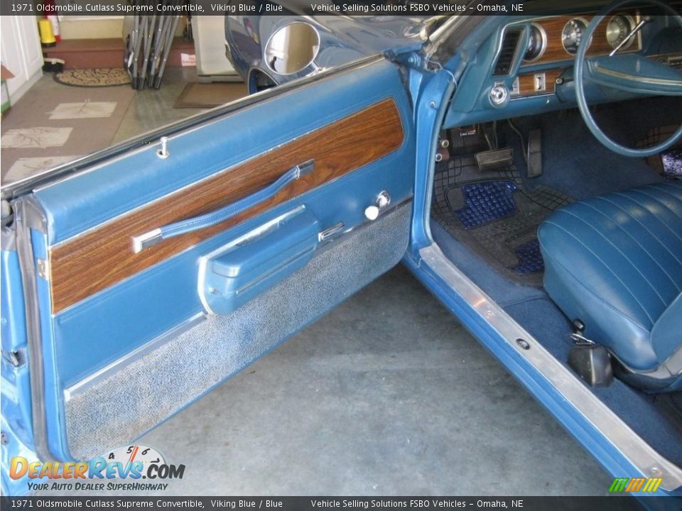 Door Panel of 1971 Oldsmobile Cutlass Supreme Convertible Photo #10