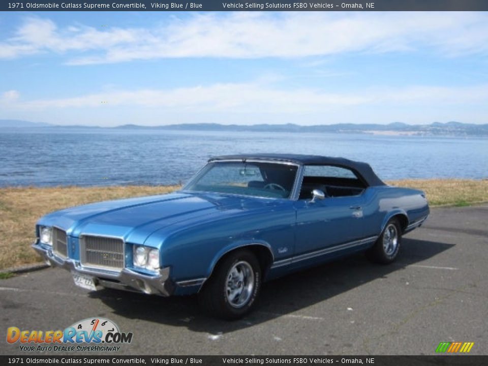 Front 3/4 View of 1971 Oldsmobile Cutlass Supreme Convertible Photo #19