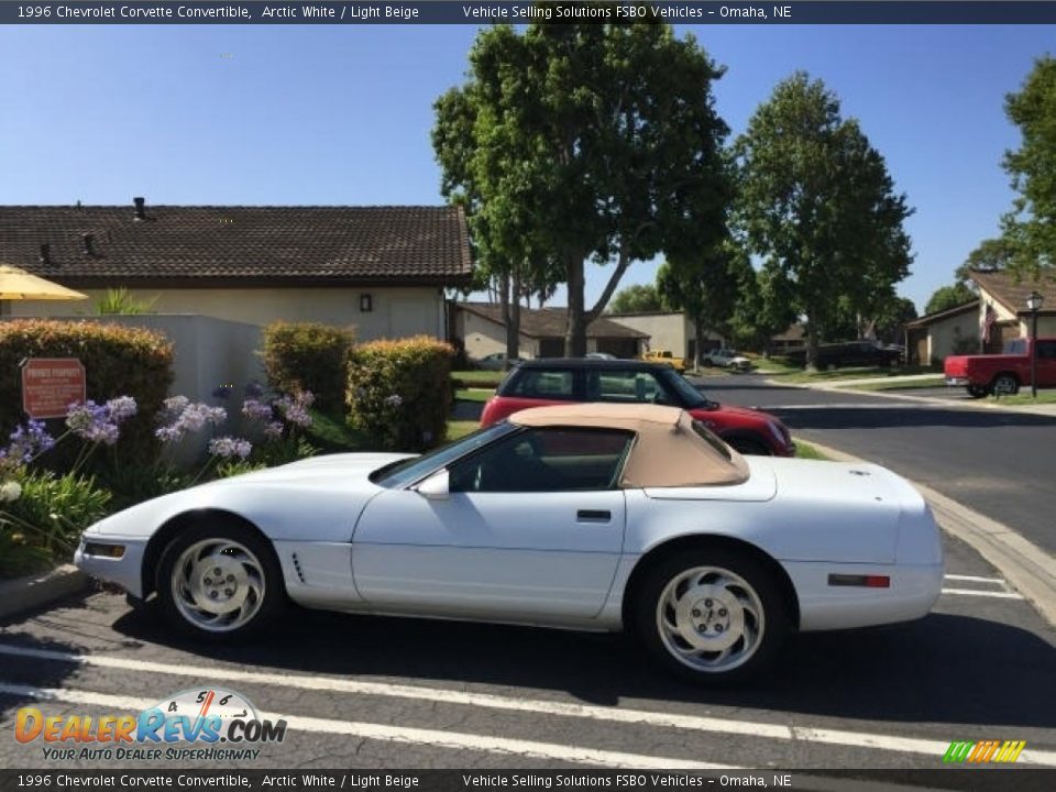 1996 Chevrolet Corvette Convertible Arctic White / Light Beige Photo #1