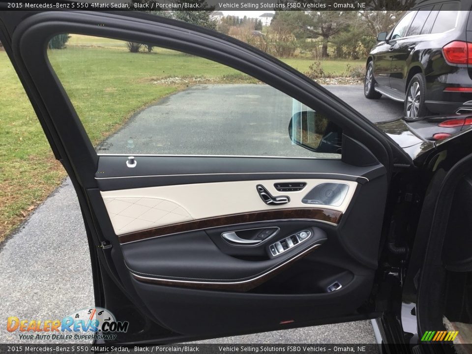 Door Panel of 2015 Mercedes-Benz S 550 4Matic Sedan Photo #18