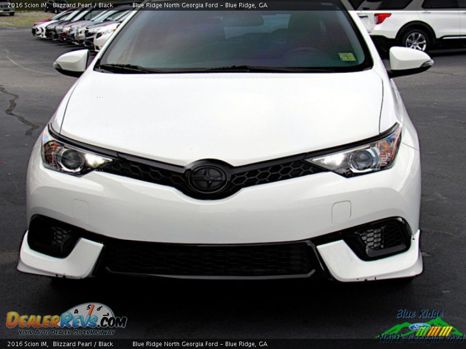 2016 Scion iM Blizzard Pearl / Black Photo #8