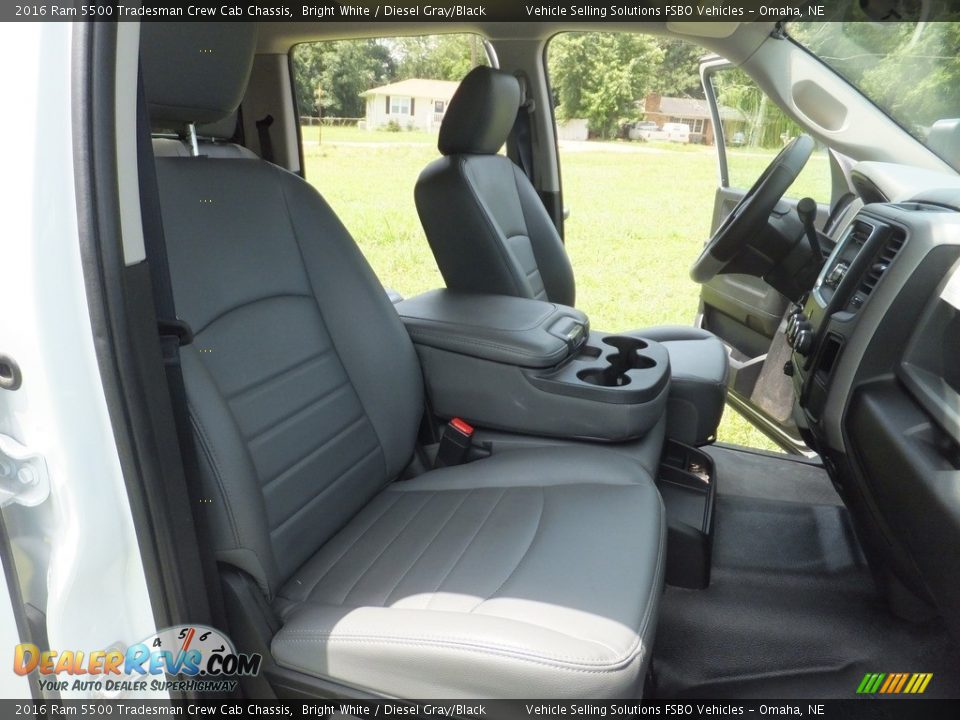 Front Seat of 2016 Ram 5500 Tradesman Crew Cab Chassis Photo #13