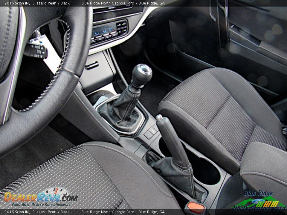 2016 Scion iM Blizzard Pearl / Black Photo #23