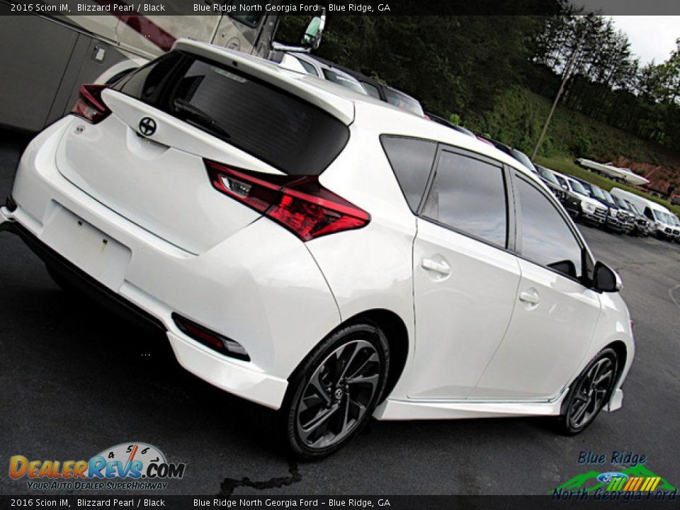 2016 Scion iM Blizzard Pearl / Black Photo #31