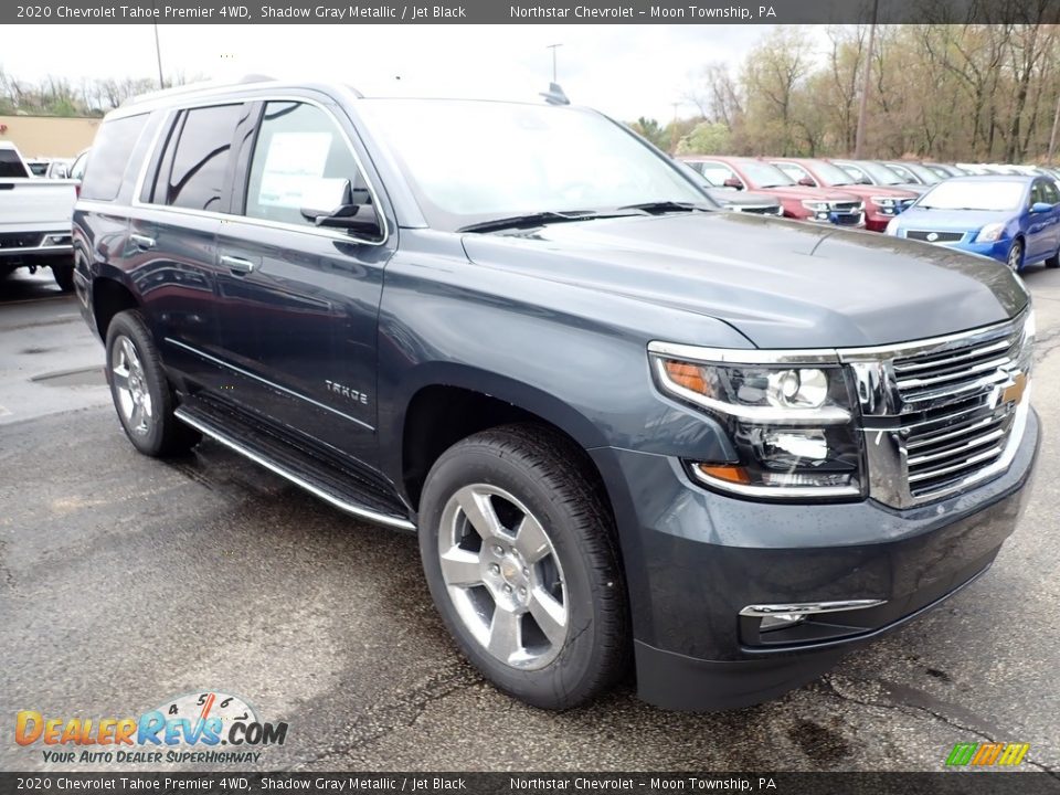 Front 3/4 View of 2020 Chevrolet Tahoe Premier 4WD Photo #7