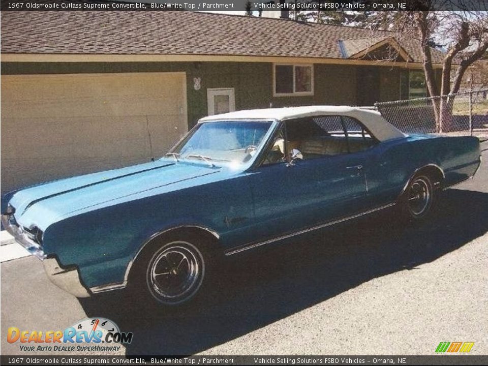 1967 Oldsmobile Cutlass Supreme Convertible Blue/White Top / Parchment Photo #4