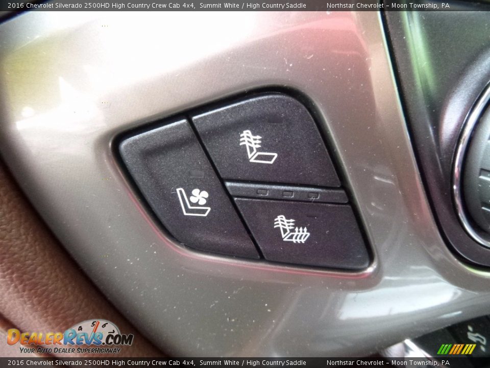 Controls of 2016 Chevrolet Silverado 2500HD High Country Crew Cab 4x4 Photo #17