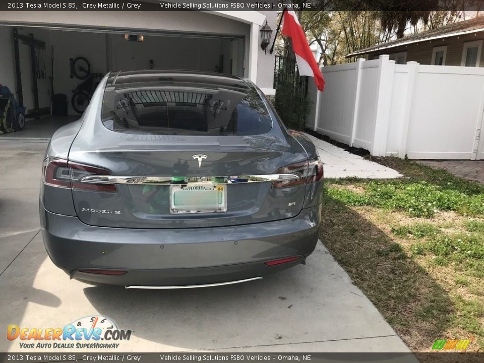2013 Tesla Model S 85 Grey Metallic / Grey Photo #4