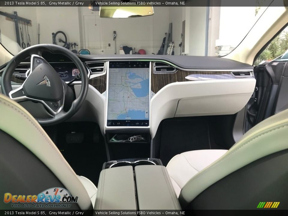 Dashboard of 2013 Tesla Model S 85 Photo #5