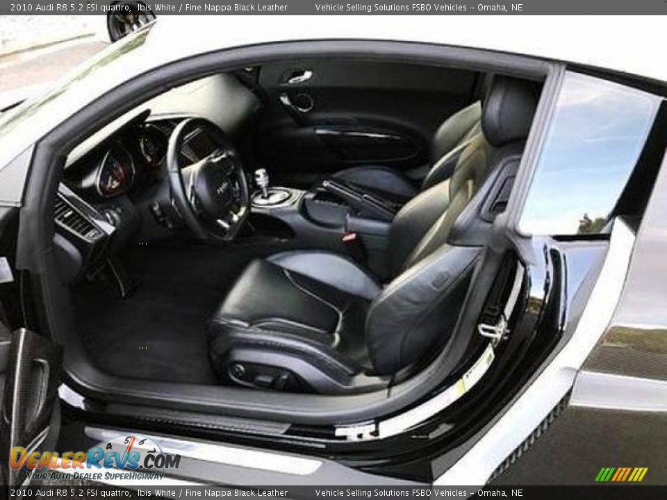 Front Seat of 2010 Audi R8 5.2 FSI quattro Photo #6