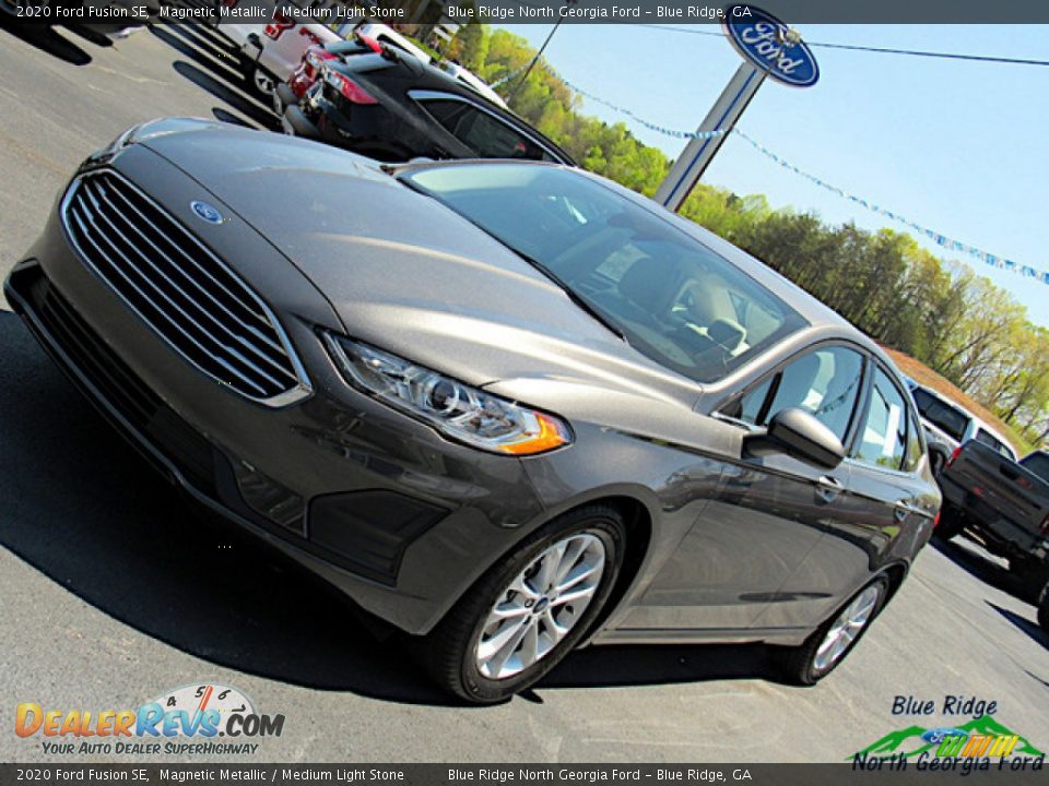 2020 Ford Fusion SE Magnetic Metallic / Medium Light Stone Photo #30